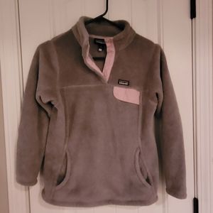 Girla Patagonia pullover